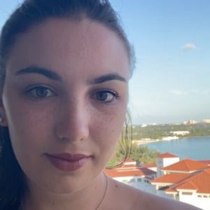 Meet your Posher, Alexandra